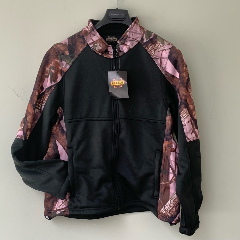 Women’s Soft Shell Jacket.